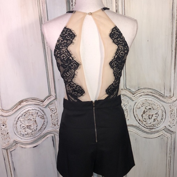 San Joy NWT Black and Cream Lace and Sheer With Cut Out Romper Size Small - Picture 9 of 13
